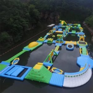 giant inflatable splash water park